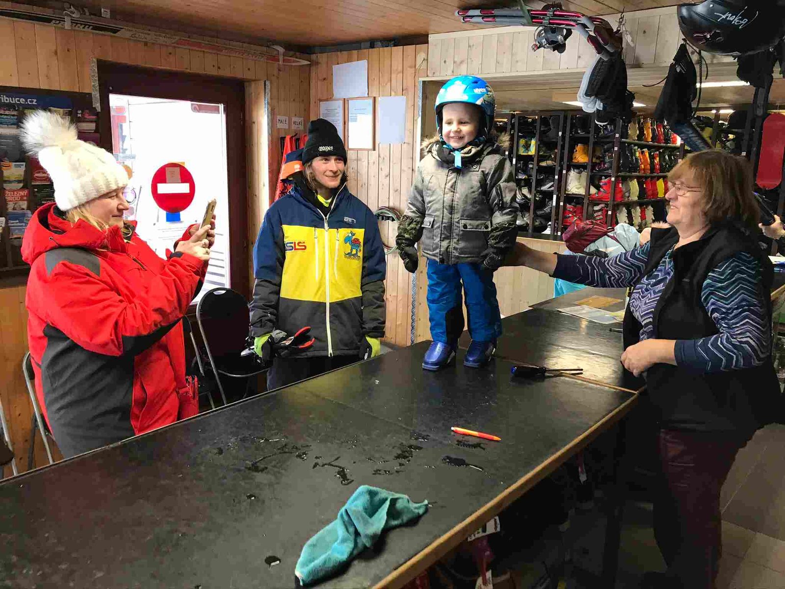 pujciovna lyzi sport jizerky