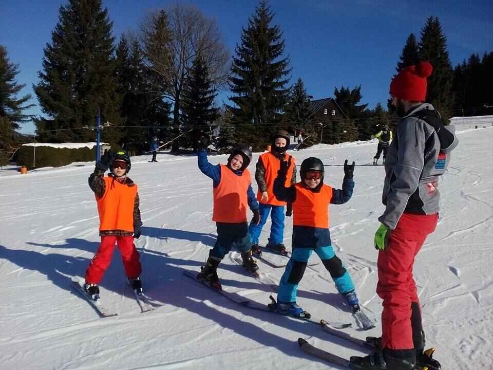 skupinova vyuka lyzovani severak velbloud